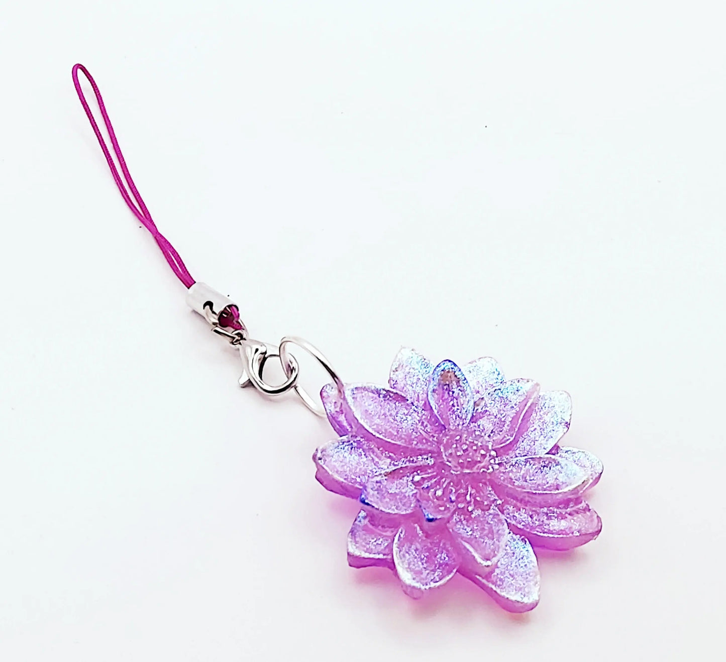 Bijou de téléphone portable Fleur en résine époxy - Mauve irisé
