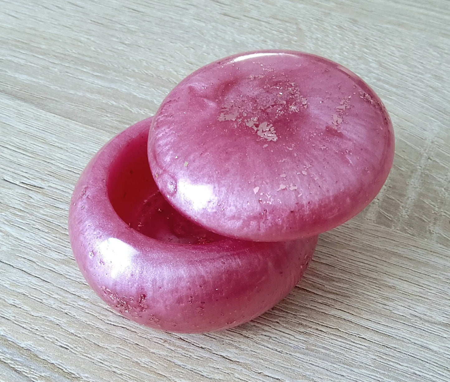 Boîte de rangement RONDE en résine époxy. Rose - PRETTY RESINE