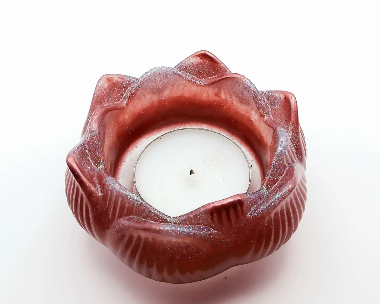 Bougeoir "Petite Fleur de Lotus" en résine époxy, acajou irisé. Bougie à l'intérieur.