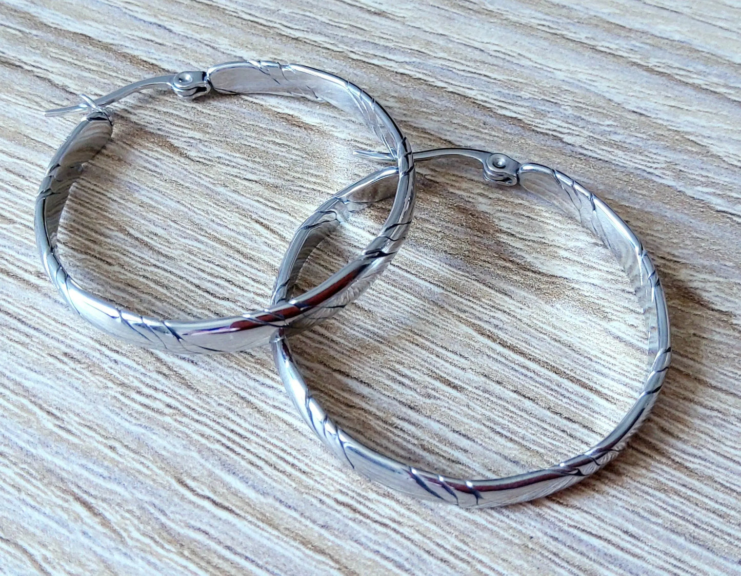Créoles RONDES Diamètre 32 mm en acier inoxydable. Argent - PRETTY RESINE