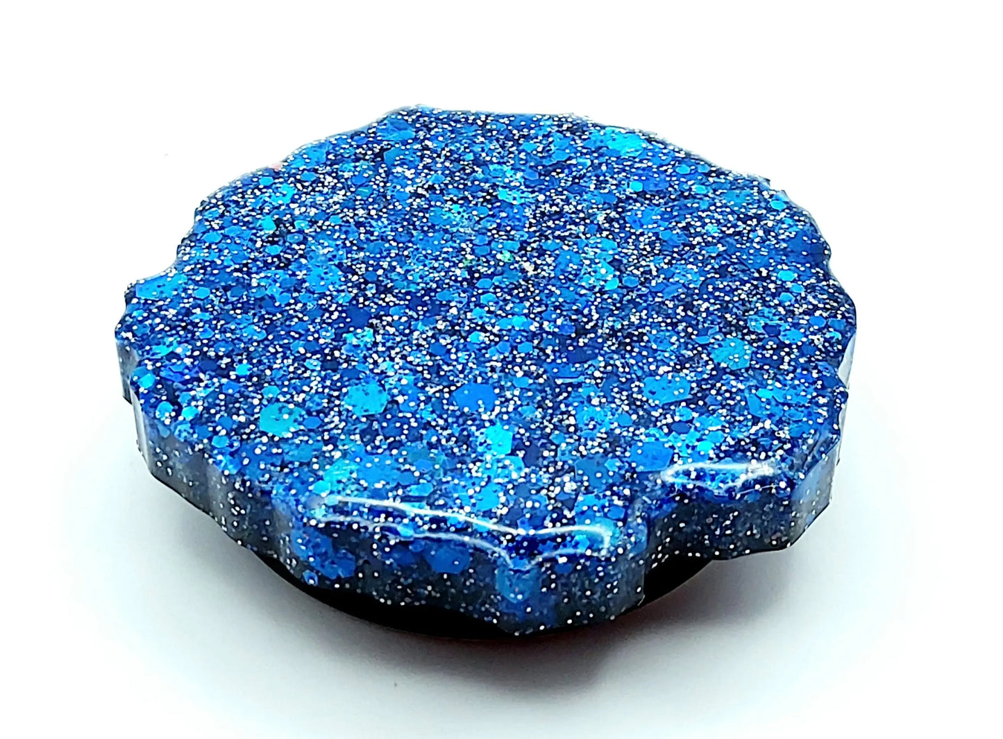 Grip pour téléphone en résine époxy. Paillettes holographiques bleues. PRETTY RESINE