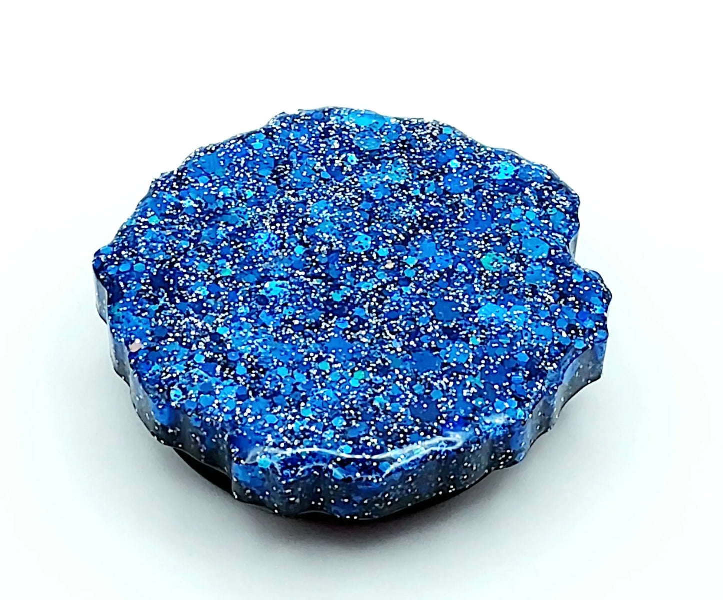 Grip pour téléphone en résine époxy. Paillettes holographiques bleues. PRETTY RESINE