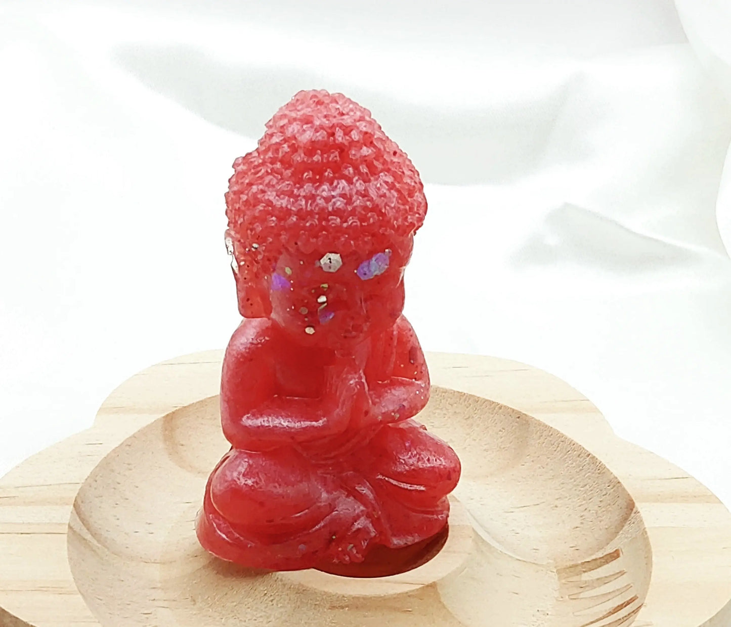 Mini statuette BOUDDHA en résine époxy. Blanc et or PRETTY RESINE