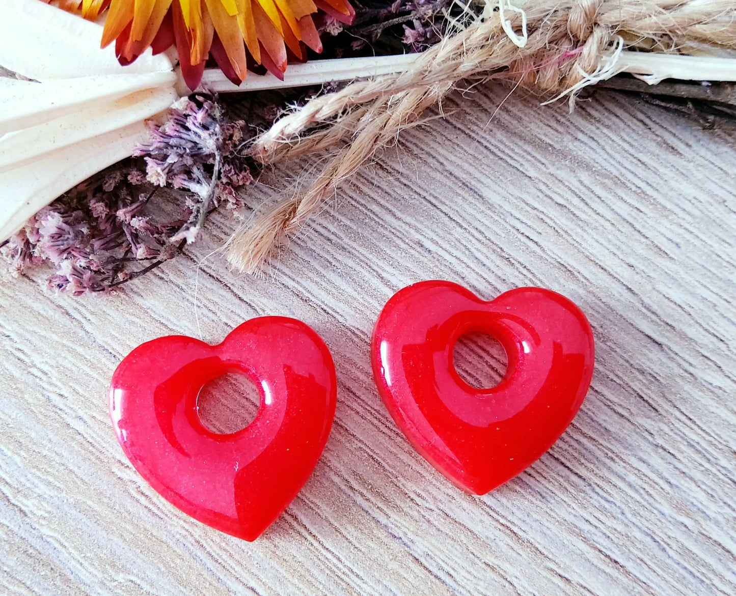 Pampilles COEUR en résine. Rouge - PRETTY RESINE