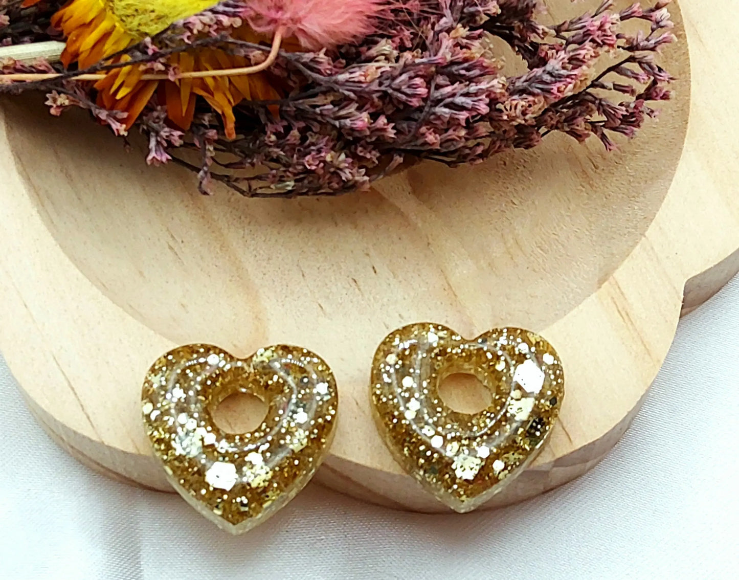 Pampilles COEUR en résine époxy. Paillettes or - PRETTY RESINE
