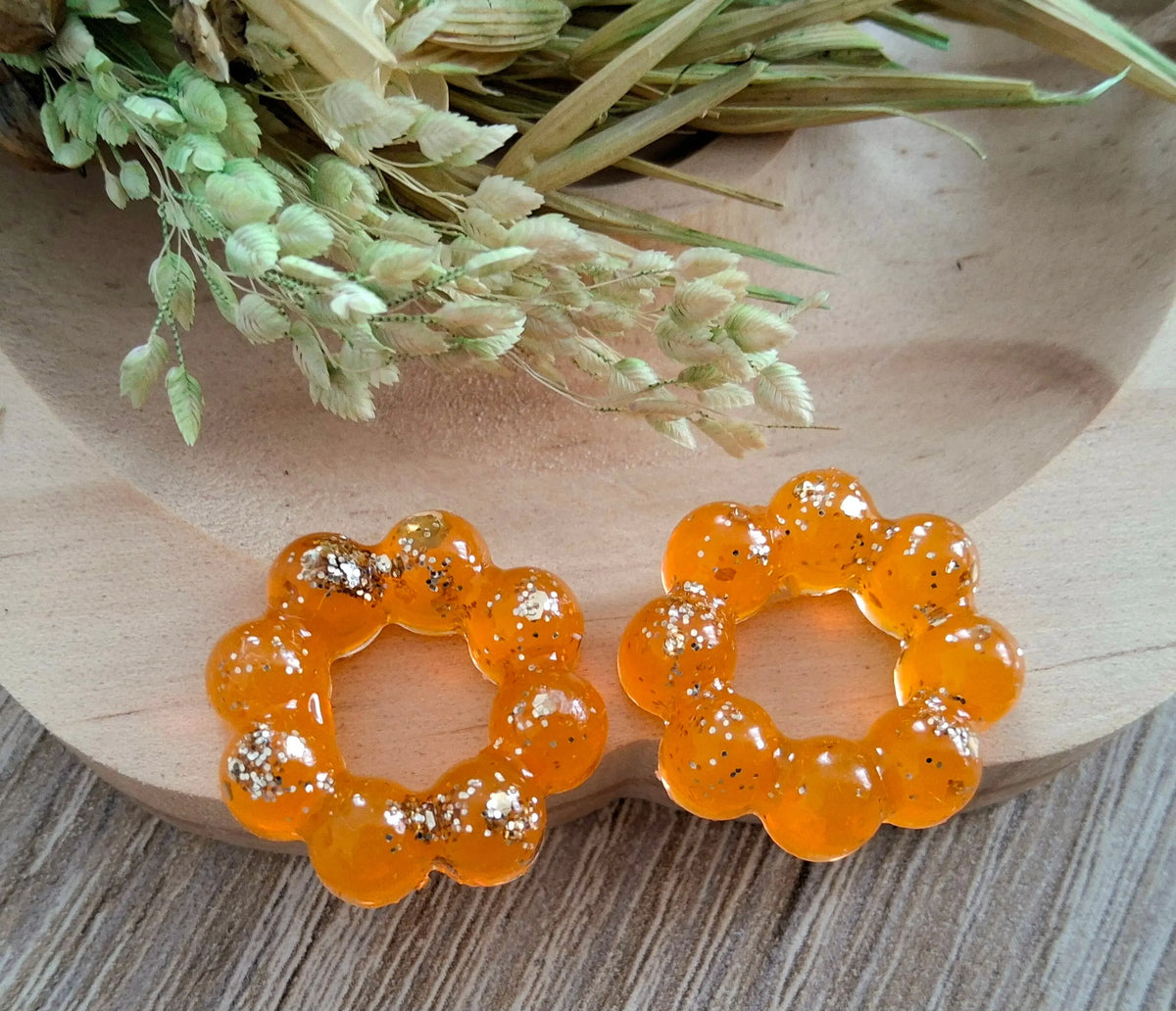 Pampilles JADE en résine époxy. Orange translucide, paillettes or - PRETTY RESINE