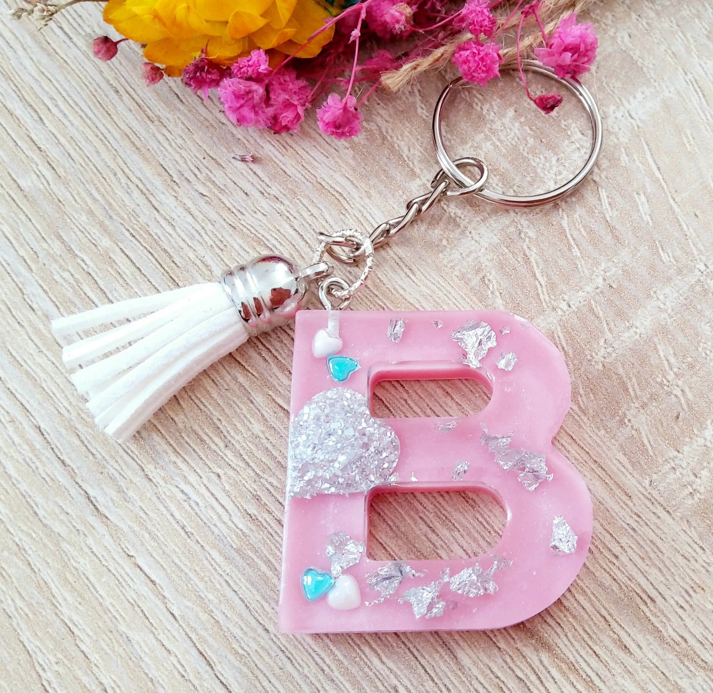 Porte-clés LETTRE B en résine époxy. Rose et argent - PRETTY RESINE