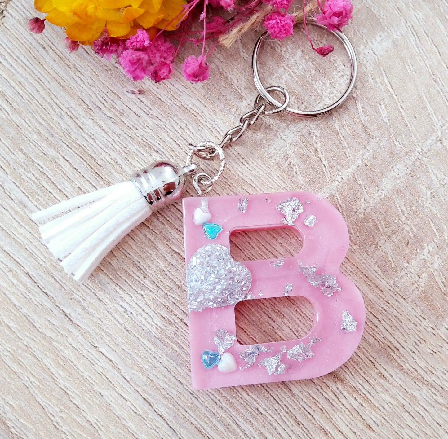 Porte-clés LETTRE B en résine époxy. Rose et argent - PRETTY RESINE