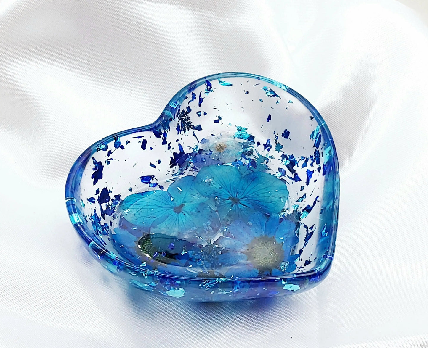 Vide-poches PETIT COEUR en résine - Fleurs bleues et turquoises - PRETTY RESINE