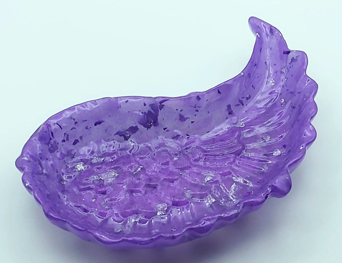 Vide-poches Aile d'Ange en résine époxy . Violet et feuille d'argent.