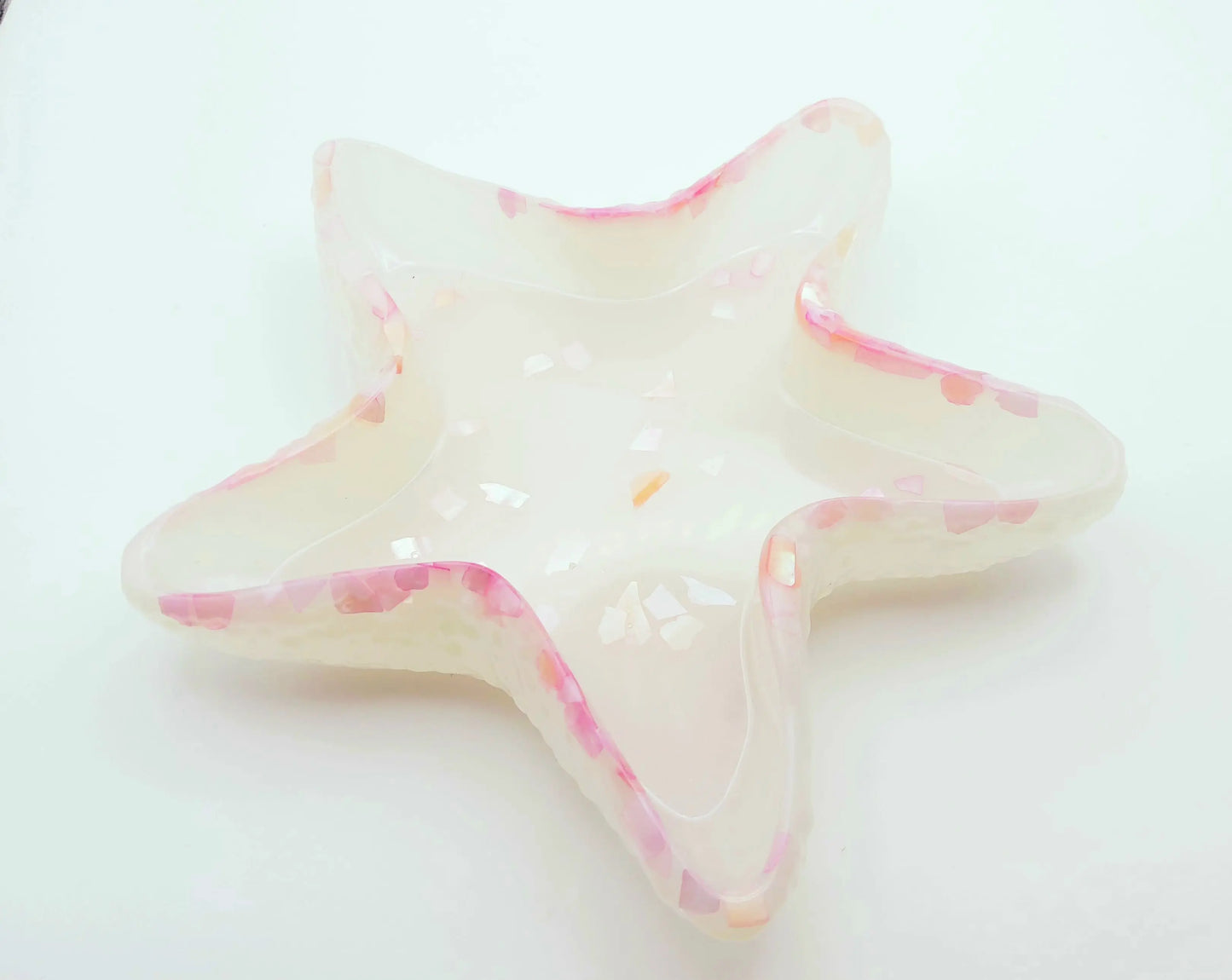 Vide-poches Etoile en résine, rose et blanc nacré, avec morceaux de coquillages