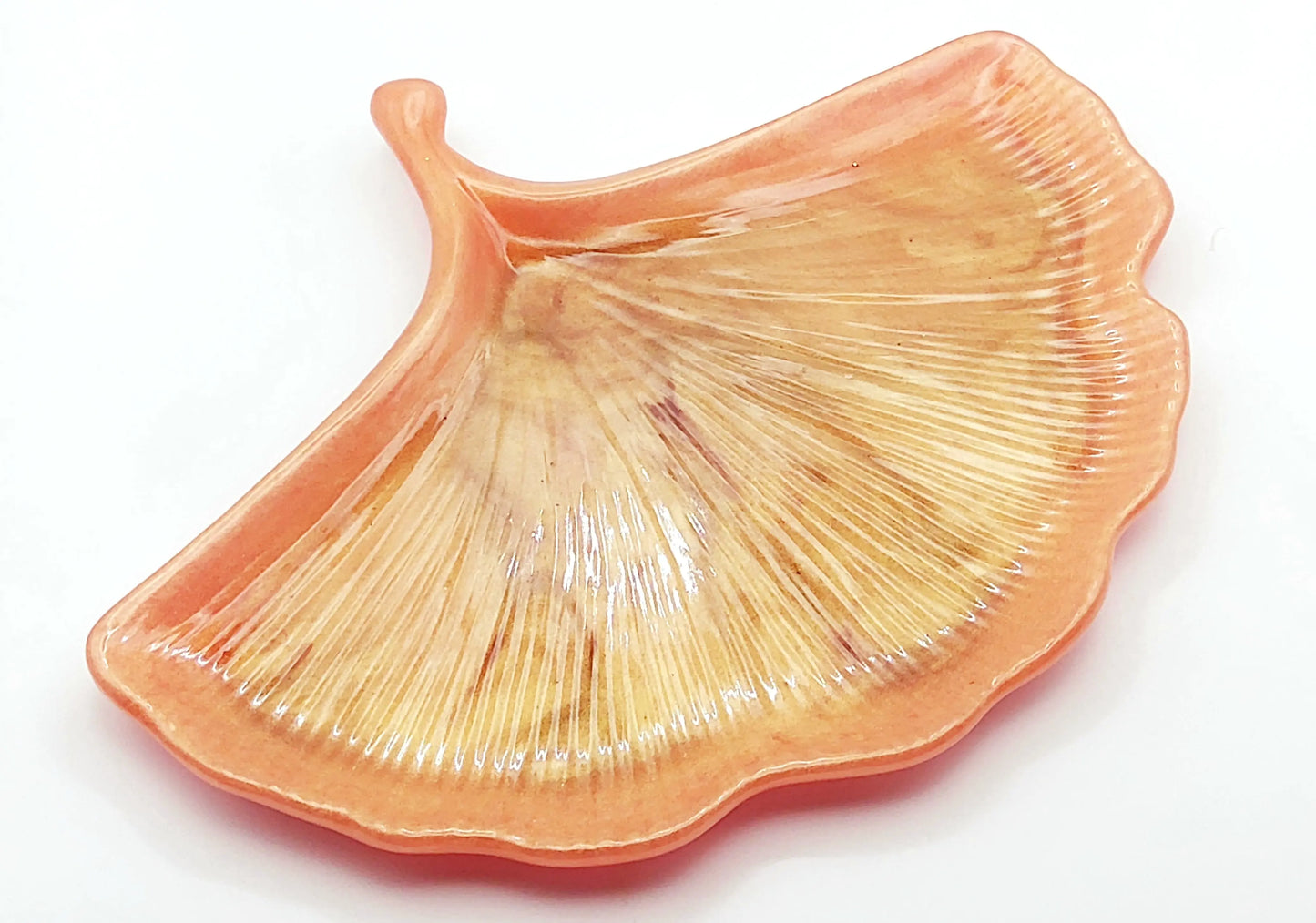 Vide-poches "Feuille de Ginkgo" en résine époxy. Orange doré.