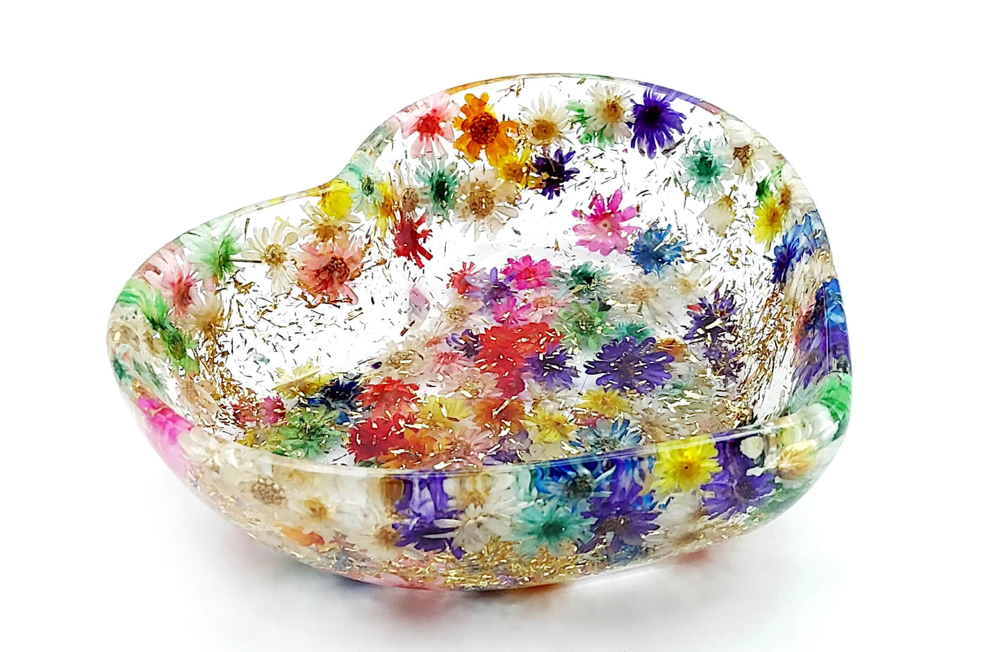 Vide-poches "Petit Coeur" en résine époxy, fleurs multicolores et paillettes dorées.