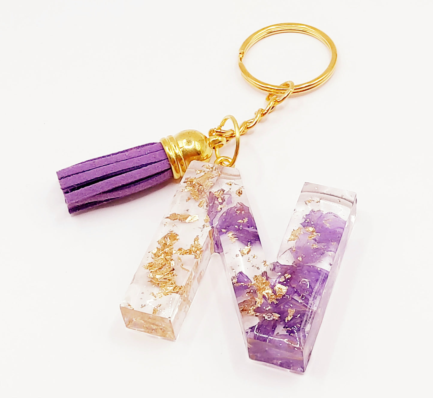 Porte-clés Initiale - Fleurs mauves et feuille d'or - PRETTY RESINE