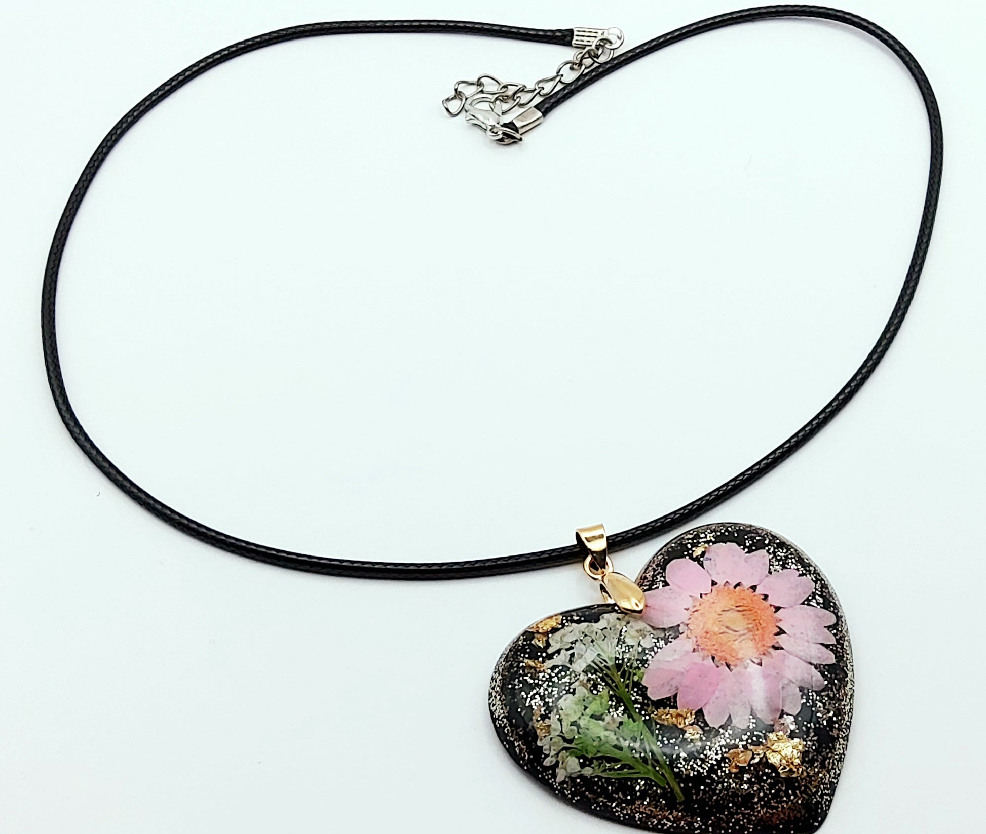 Pendentif "Coeur Fleuri" en résine époxy