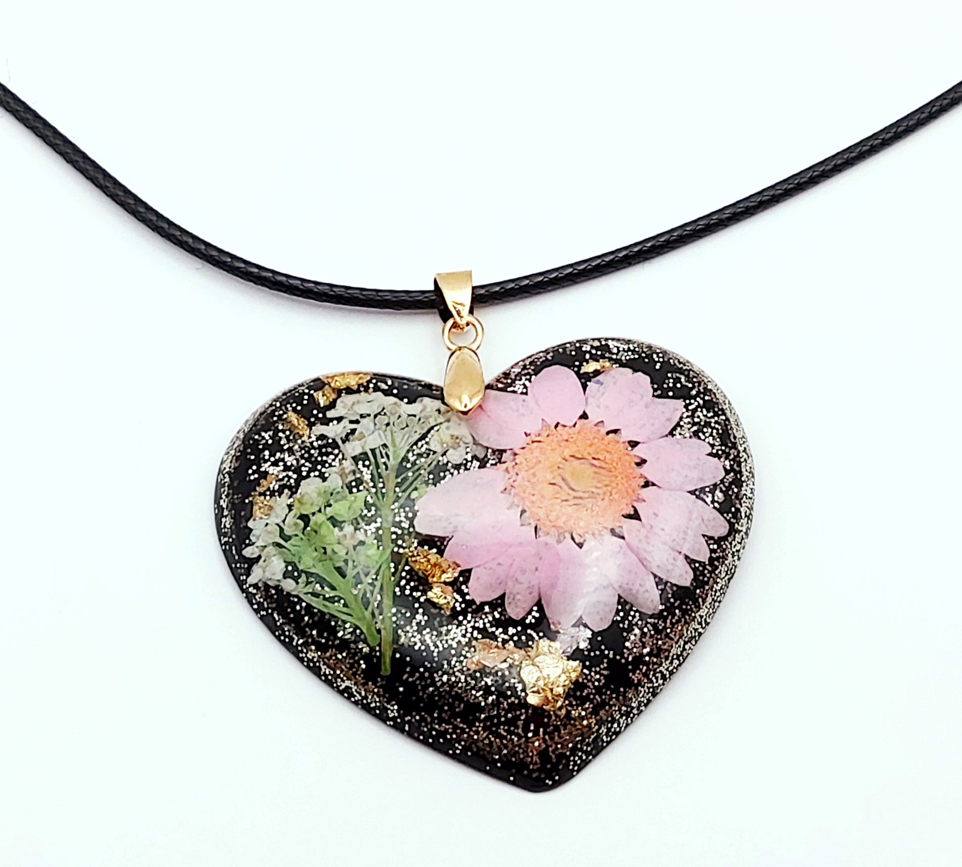 Pendentif "Coeur fleuri" - Gros plan