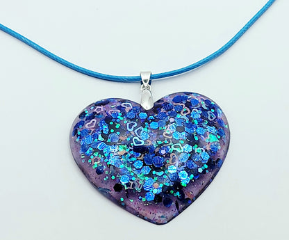 Pendentif Coeur Bleu, et paillettes - Cordon en coton ciré bleu - PRETTY RESINE