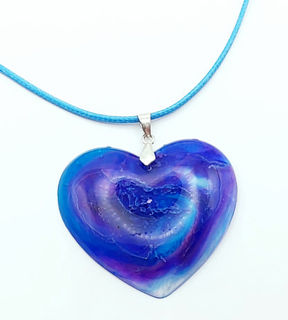 Pendentif Coeur en résine époxy, effet Pétri - Bleu, mauve et blanc - PRETTY RESINE