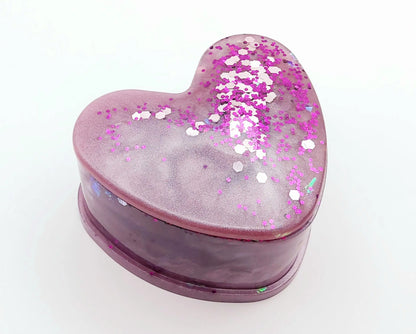 Boîte "Coeur" en résine époxy, violet et paillettes, fermée