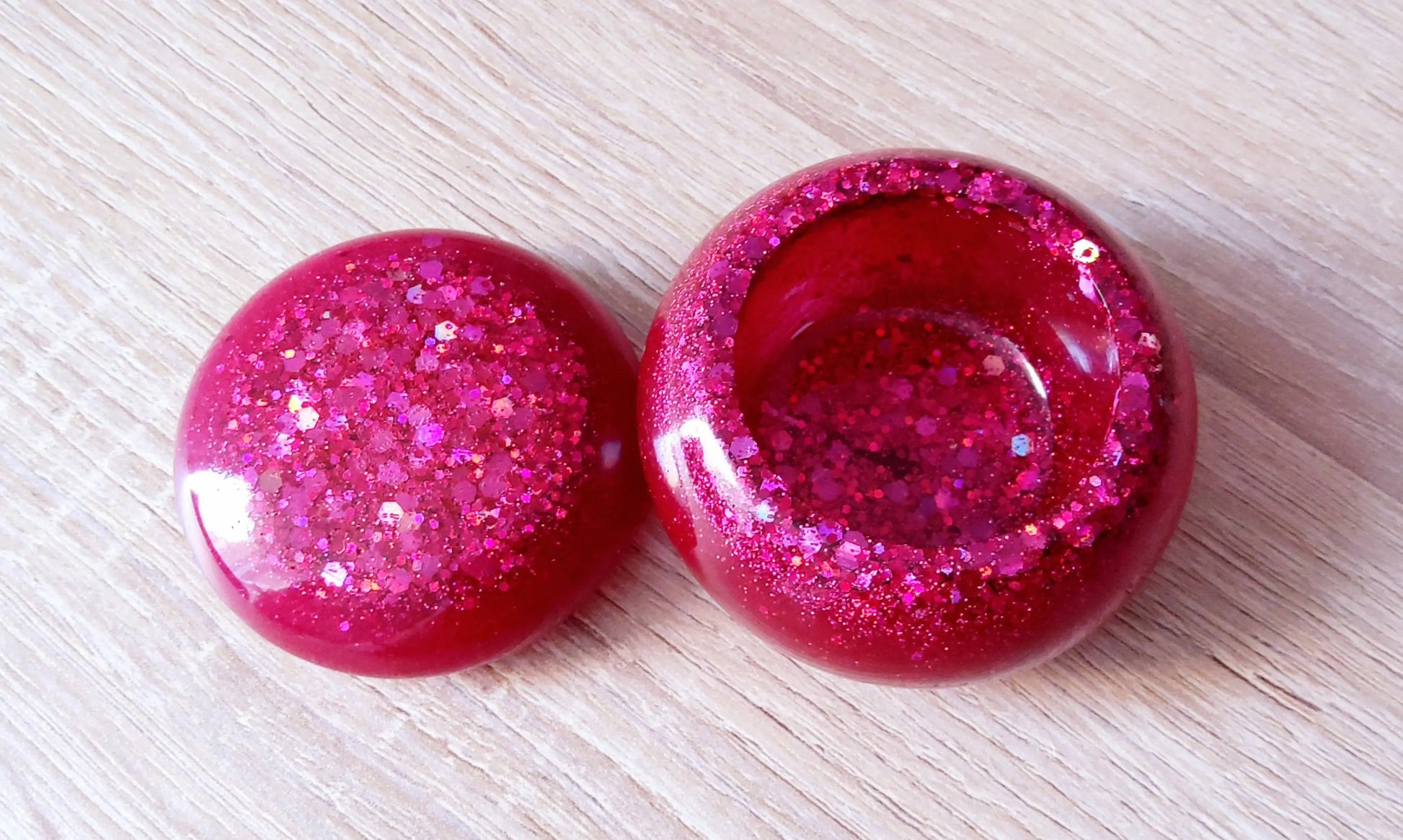 Boîte de rangement RONDE en résine époxy. Magenta - PRETTY RESINE