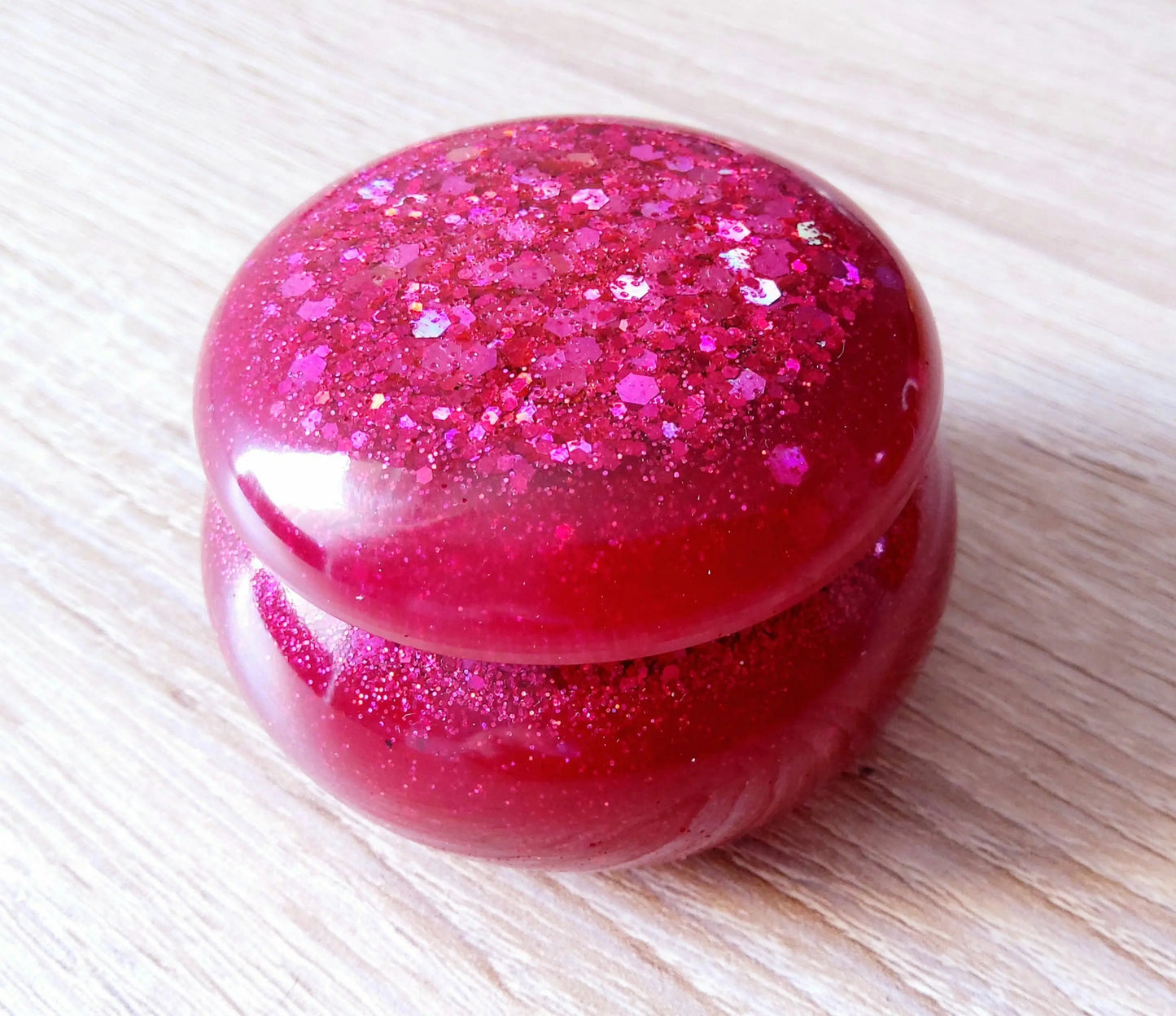Boîte de rangement RONDE en résine époxy. Magenta - PRETTY RESINE