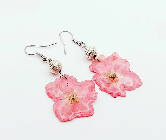 Boucles d'oreilles "Fleurs d'Hortensia" en résine.