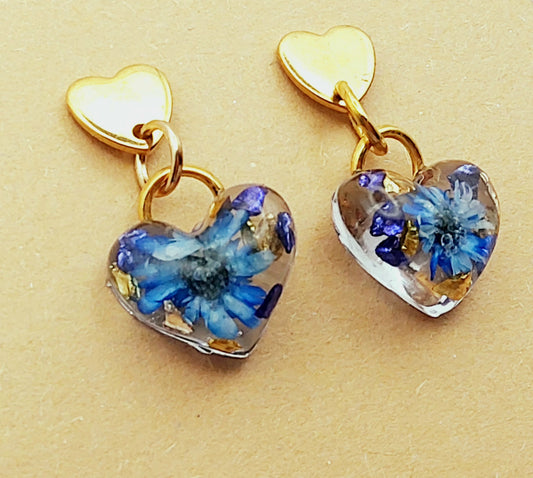 Boucles d'oreilles "Petits Coeurs fleuris", en résine époxy