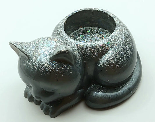 Bougeoir CHAT ENDORMI en résine époxy. Gris et paillettes holographiques argentées - PRETTY RESINE
