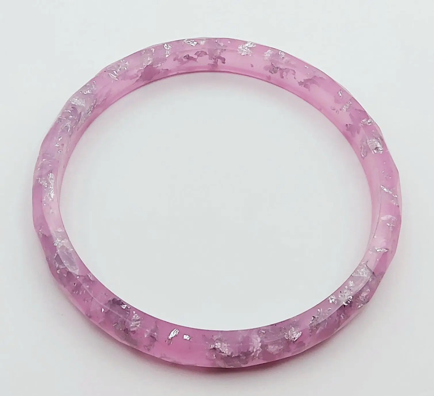 Bracelet en résine époxy, mauve et feuille d'argent