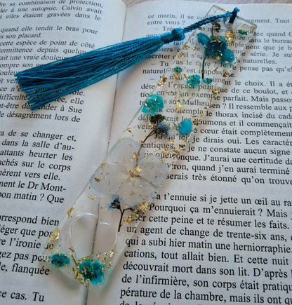 Marque-pages en résine époxy. Fleurs bleues et feuille d'or - PRETTY RESINE