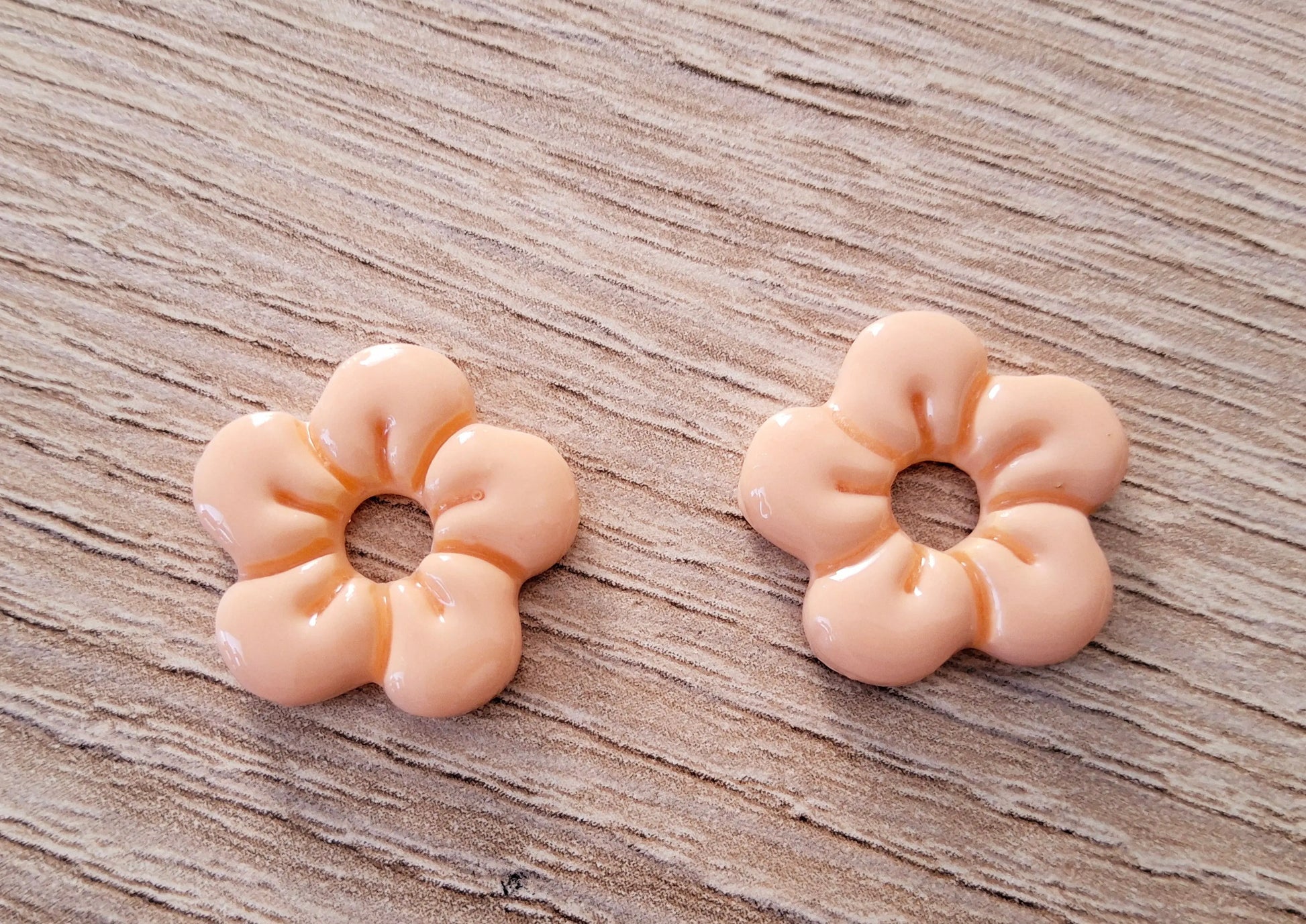 Pampilles ALBA en pâte fimo. Orange pastel - PRETTY RESINE