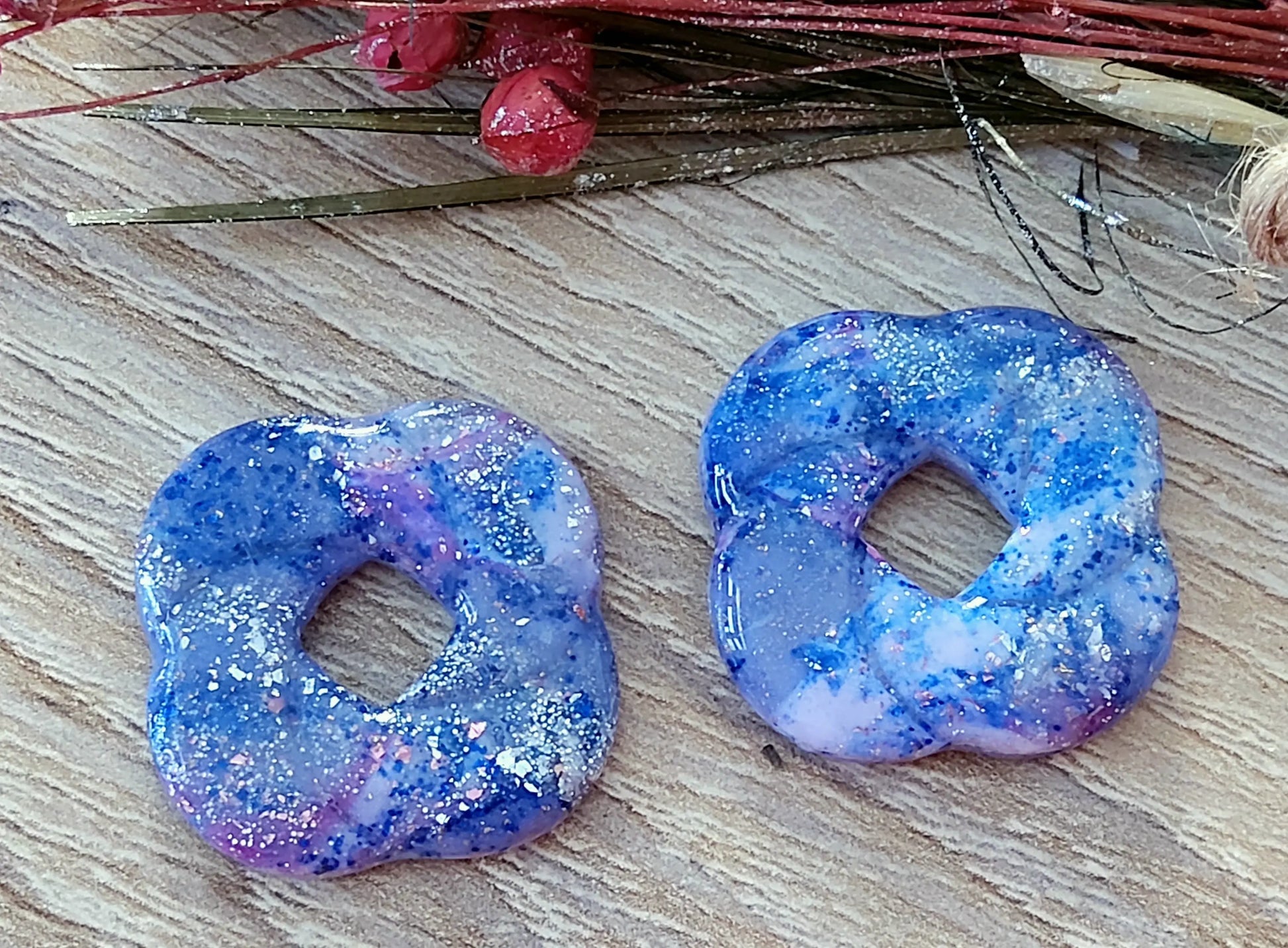 Pampilles CARLA en pâte Fimo. Marbré Bleu, rose et feuille d'argent - PRETTY RESINE