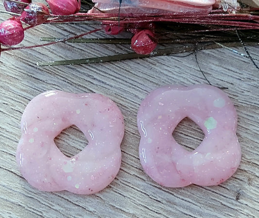 Pampilles CARLA en pâte Fimo. Rose pastel, paillettes holographiques - PRETTY RESINE
