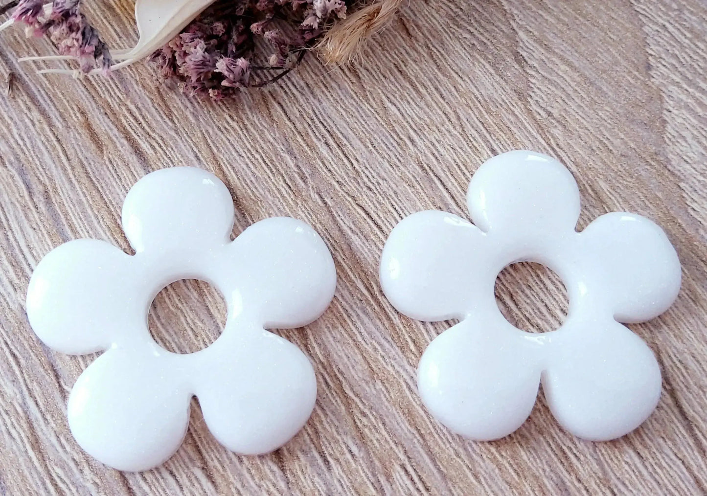 Pampilles CLARA. Blanc irisé - PRETTY RESINE