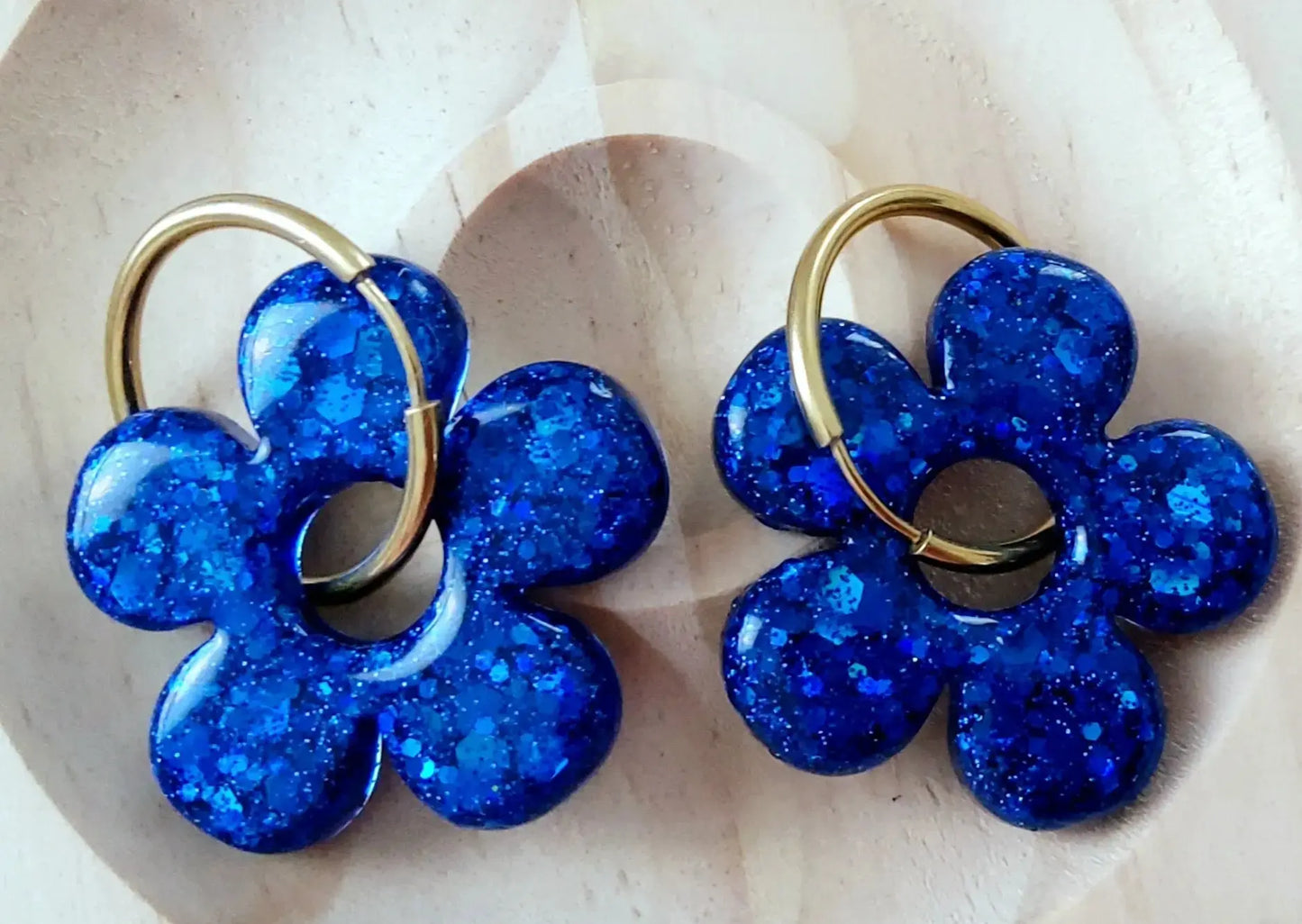 Pampilles CLARA en résine. Paillettes bleues marine - PRETTY RESINE