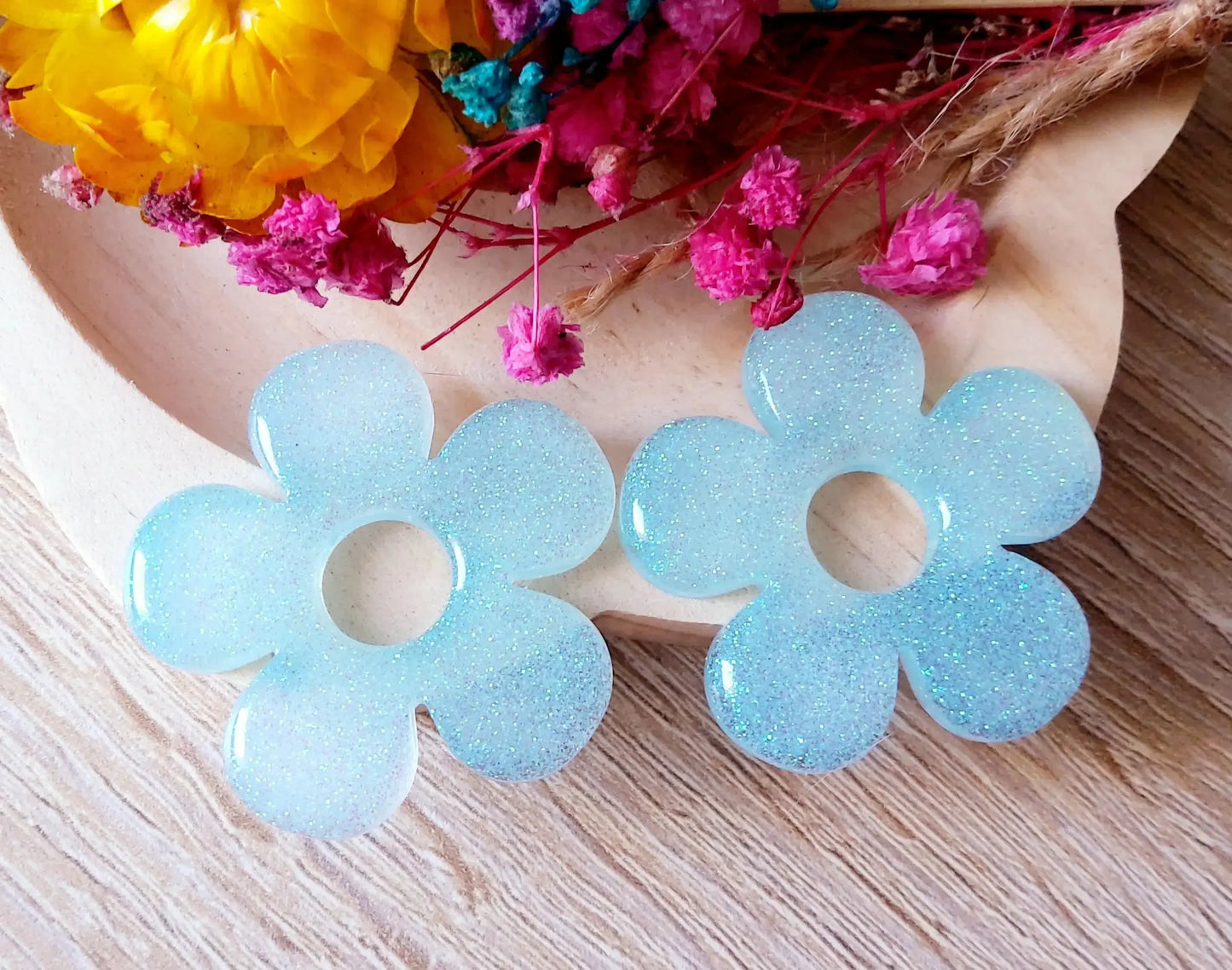 Pampilles CLARA en résine. Paillettes bleu sirène - PRETTY RESINE