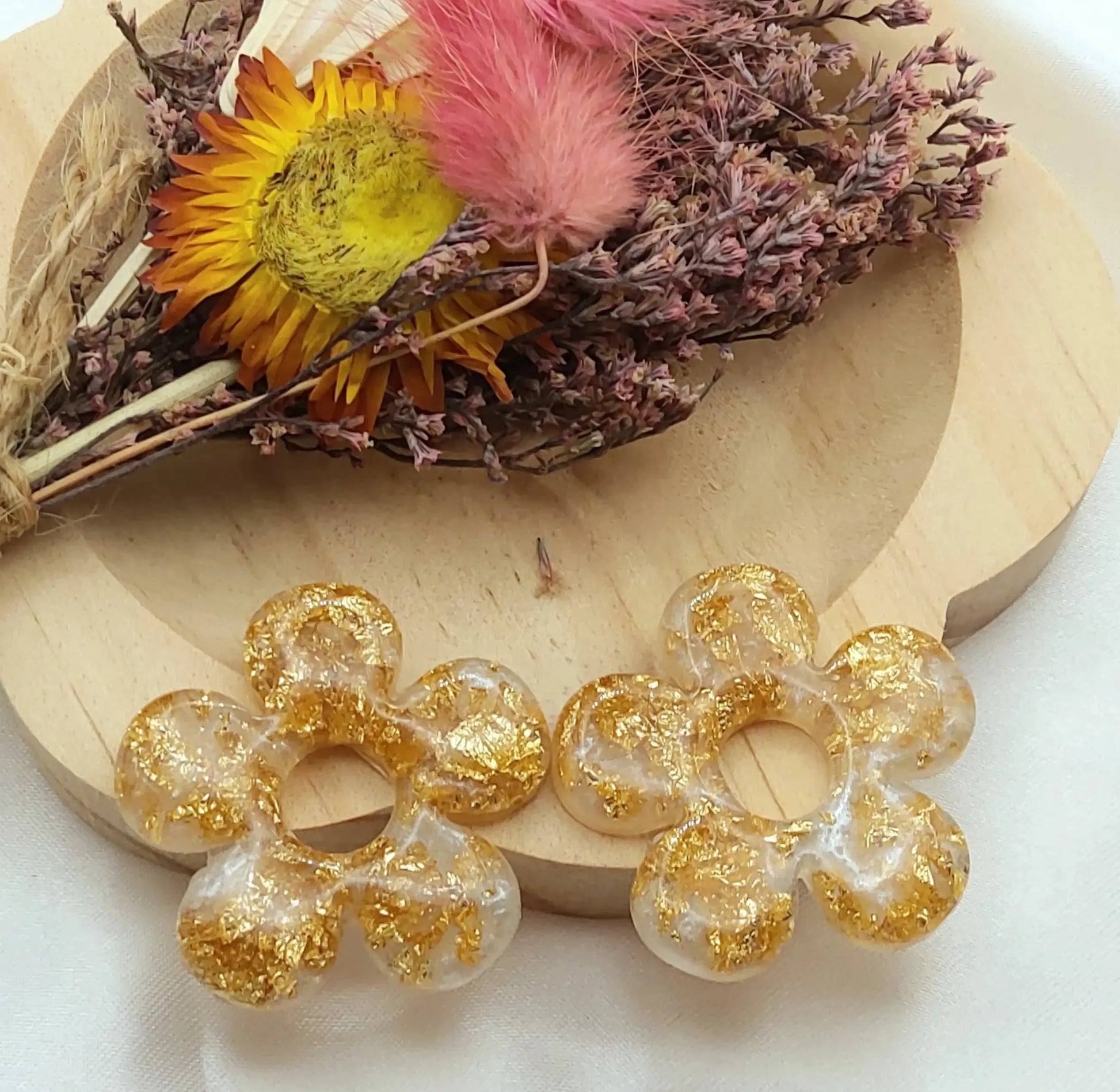 Pampilles CLARA en résine. Paillettes or - PRETTY RESINE