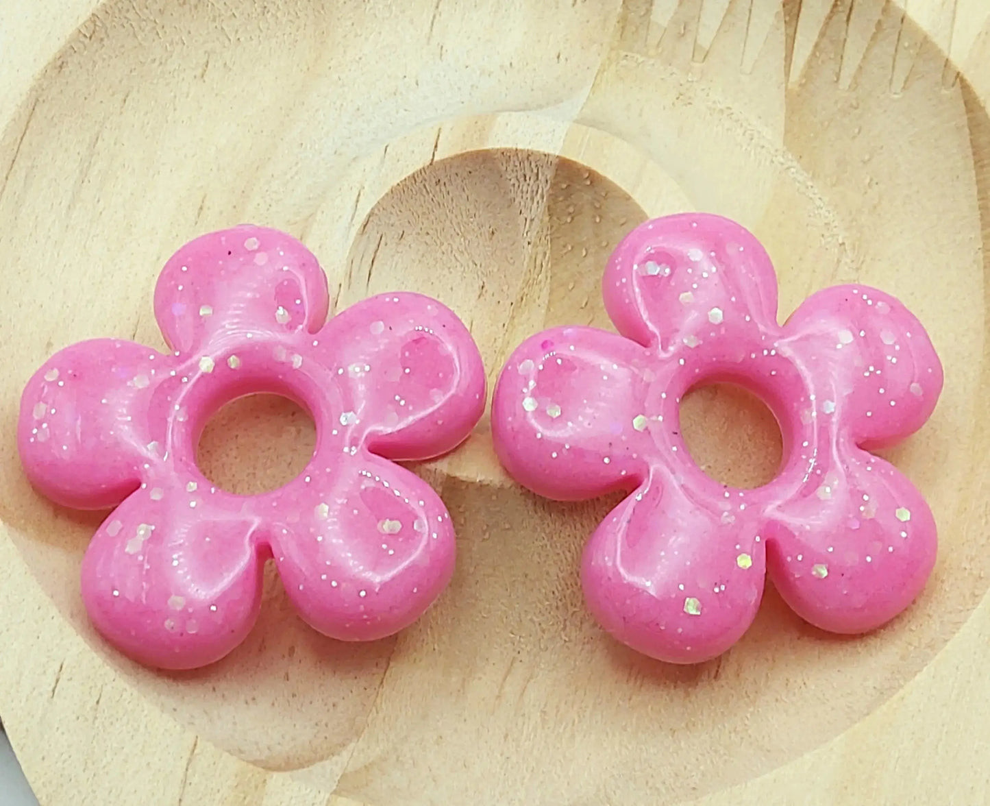 Pampilles CLARA en résine époxy. Rose et paillettes holographiques - PRETTY RESINE