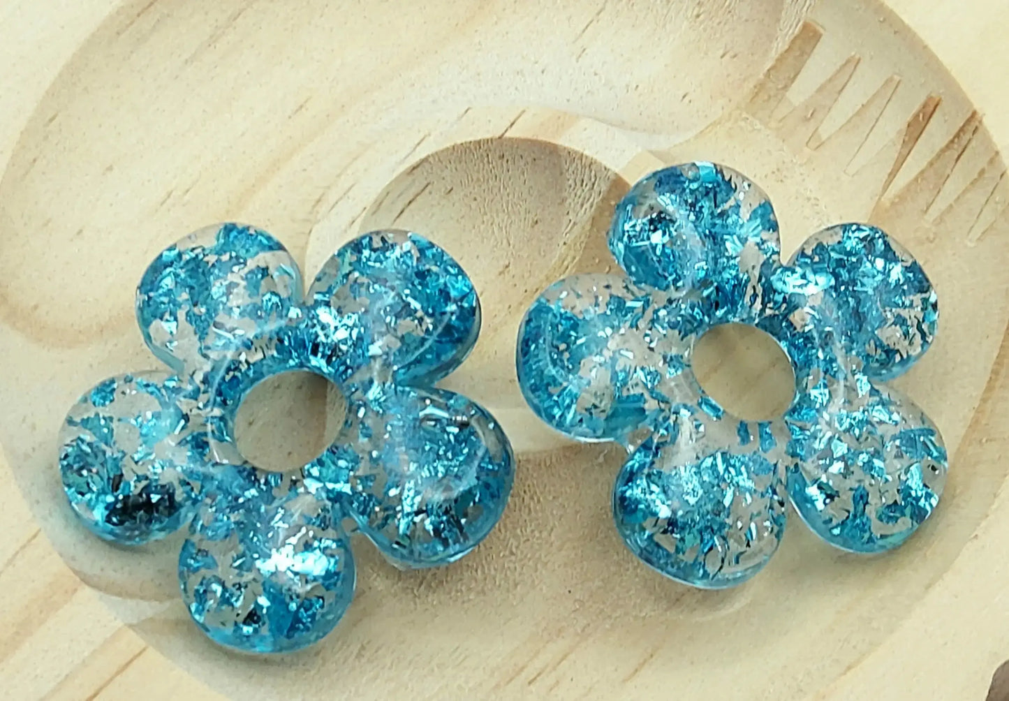 Pampilles CLARA en résine époxy. Transparent et feuille métallique turquoise - PRETTY RESINE