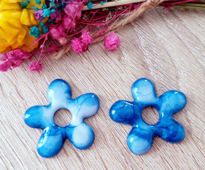 Pampilles DAISY en résine. Marbré bleu et blanc - PRETTY RESINE
