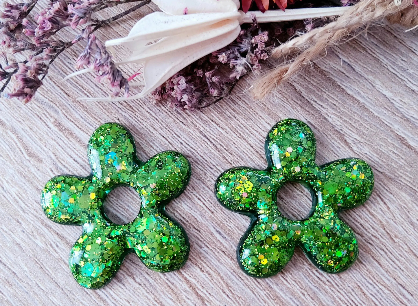 Pampilles DAISY en résine PRETTY RESINE