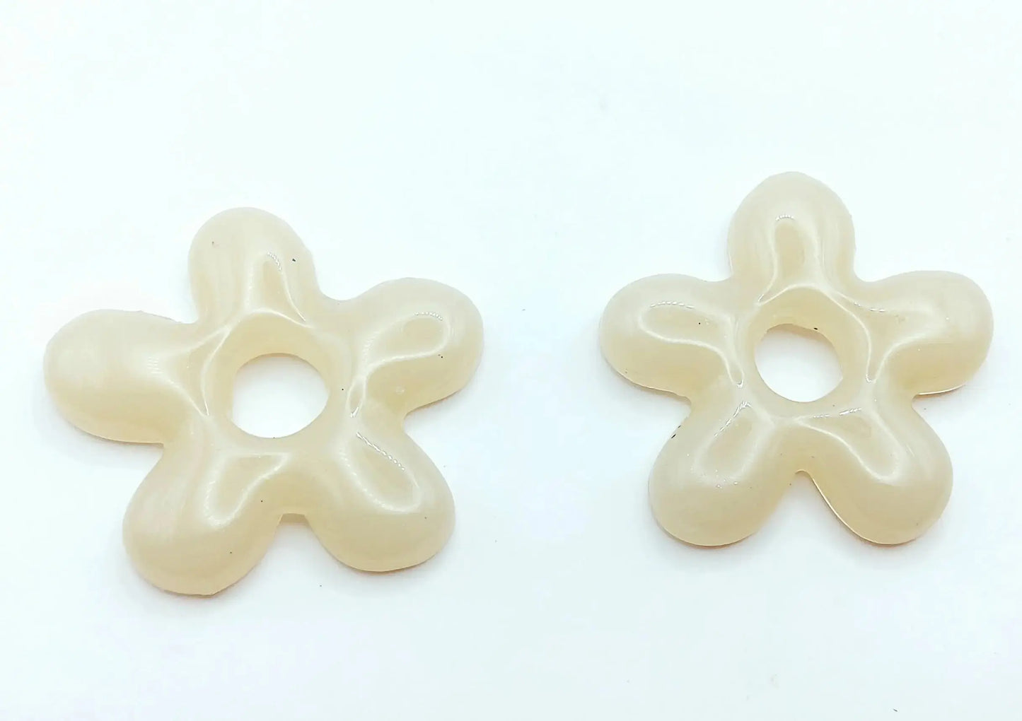 Pampilles DAISY en résine. Beige - PRETTY RESINE