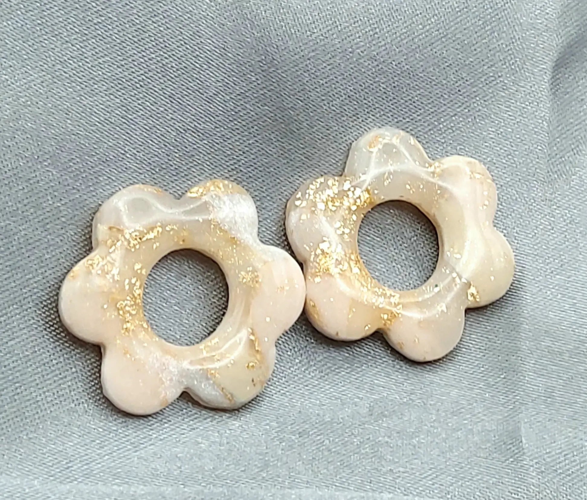 Pampilles DALIA en pâte fimo. Marbré beige et feuille d'or - PRETTY RESINE