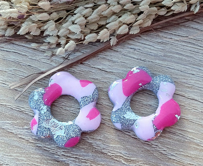 Pampilles DALIA en pâte fimo. Fuchsia, rose pastel, feuille d'argent - PRETTY RESINE