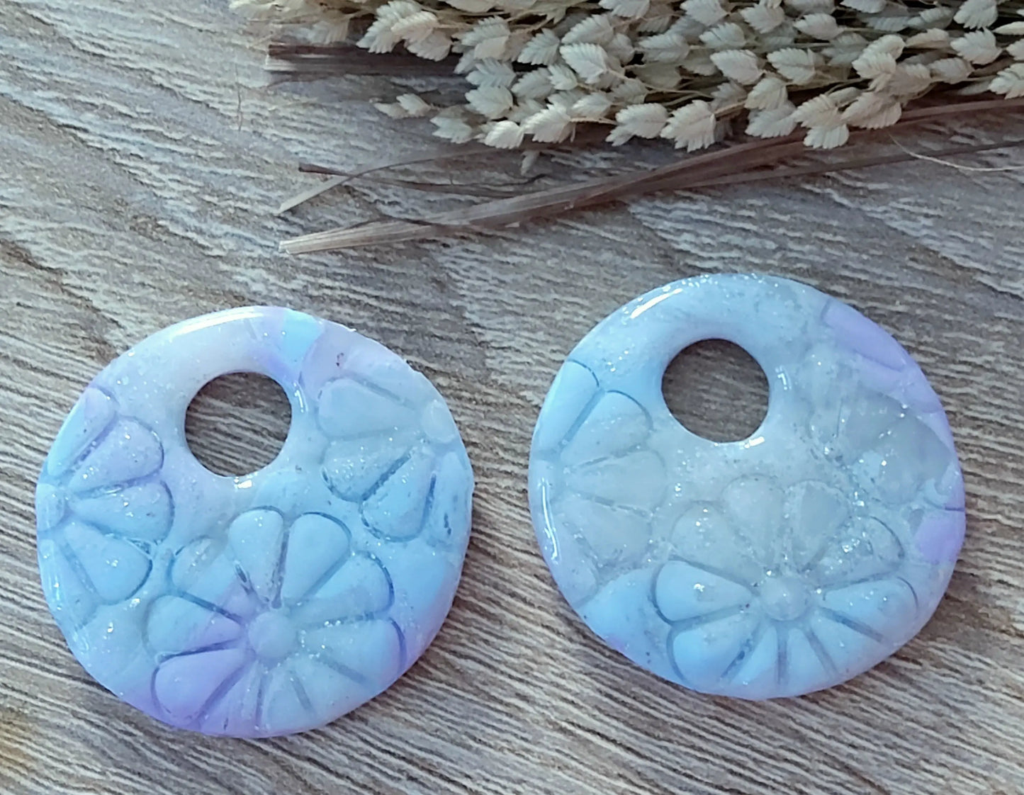 Pampilles INAYA en pâte Fimo. Marbré mauve et bleu pastel, feuille d'argent - PRETTY RESINE