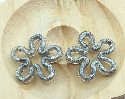 Pampilles IRIS en résine époxy. Gris, paillettes holographiques argent