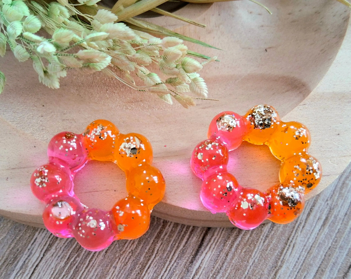 Pampilles JADE en résine époxy. Orange et rose translucide, paillettes or - PRETTY RESINE