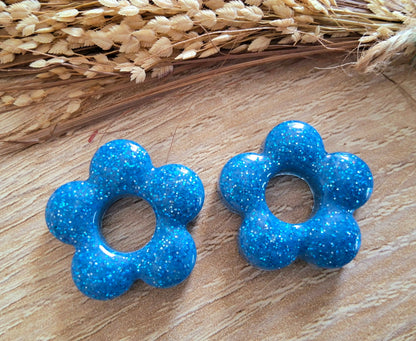 Pampilles ROMY en résine époxy. Paillettes bleues fines - PRETTY RESINE