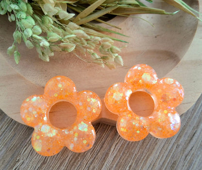 Pampilles ROMY en résine époxy. Paillettes oranges holographiques - PRETTY RESINE