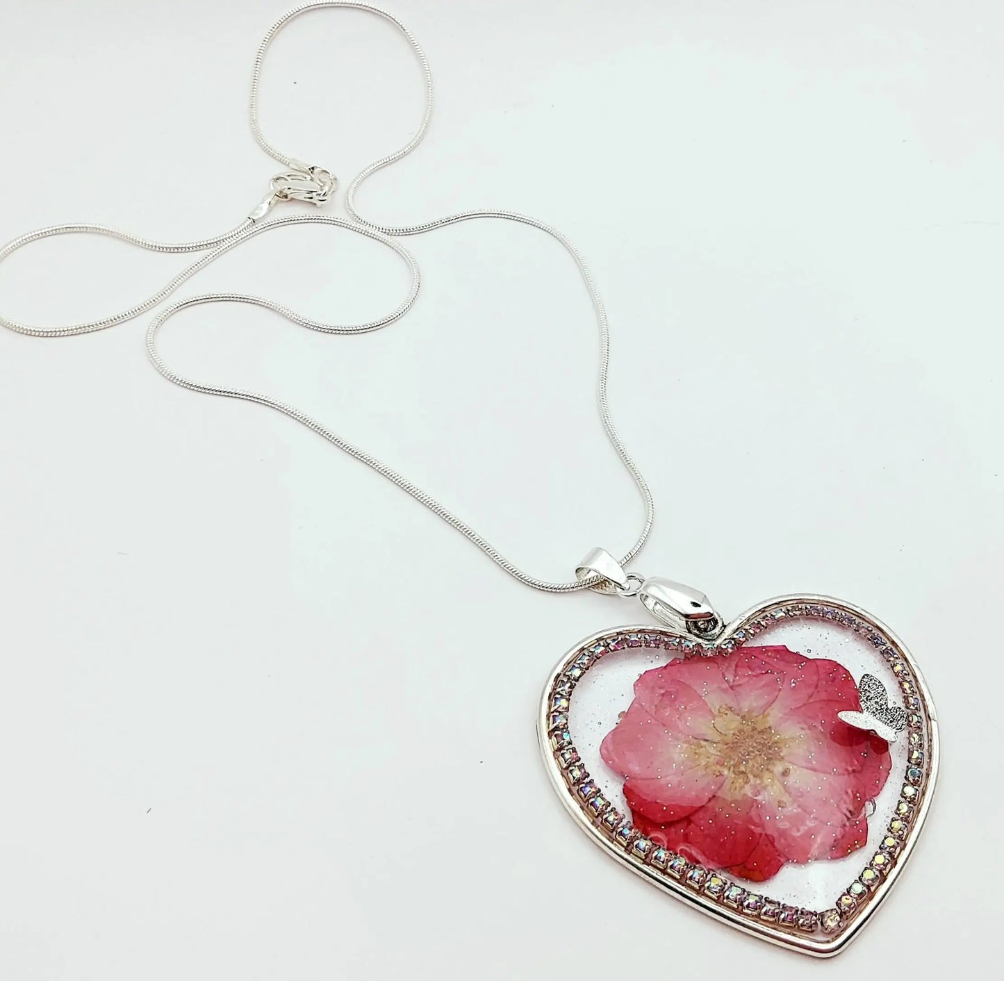 Pendentif Coeur argenté et sa chaîne en acier inoxydable - PRETTY RESINE